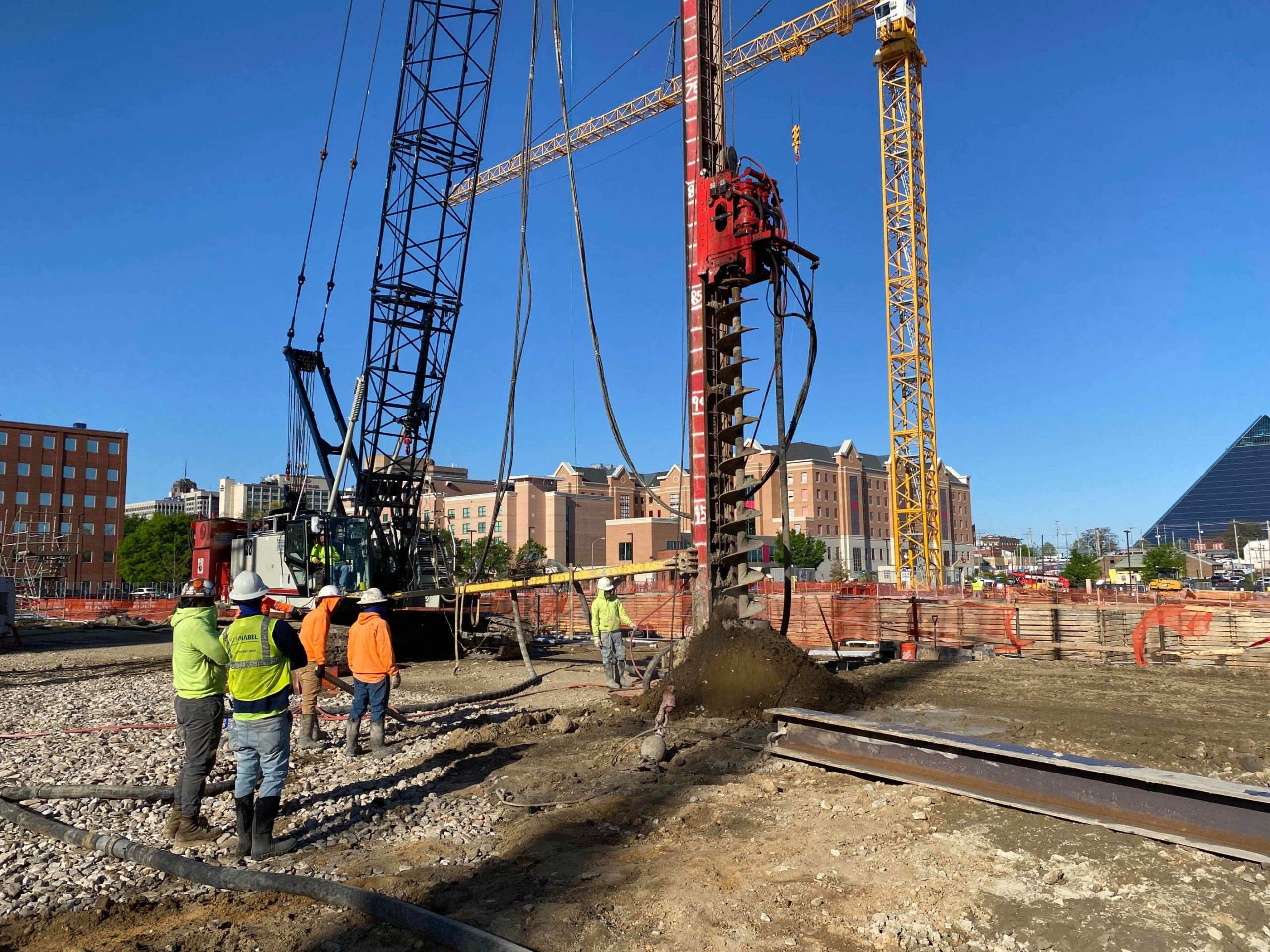 Soldier beams installation by CFA method