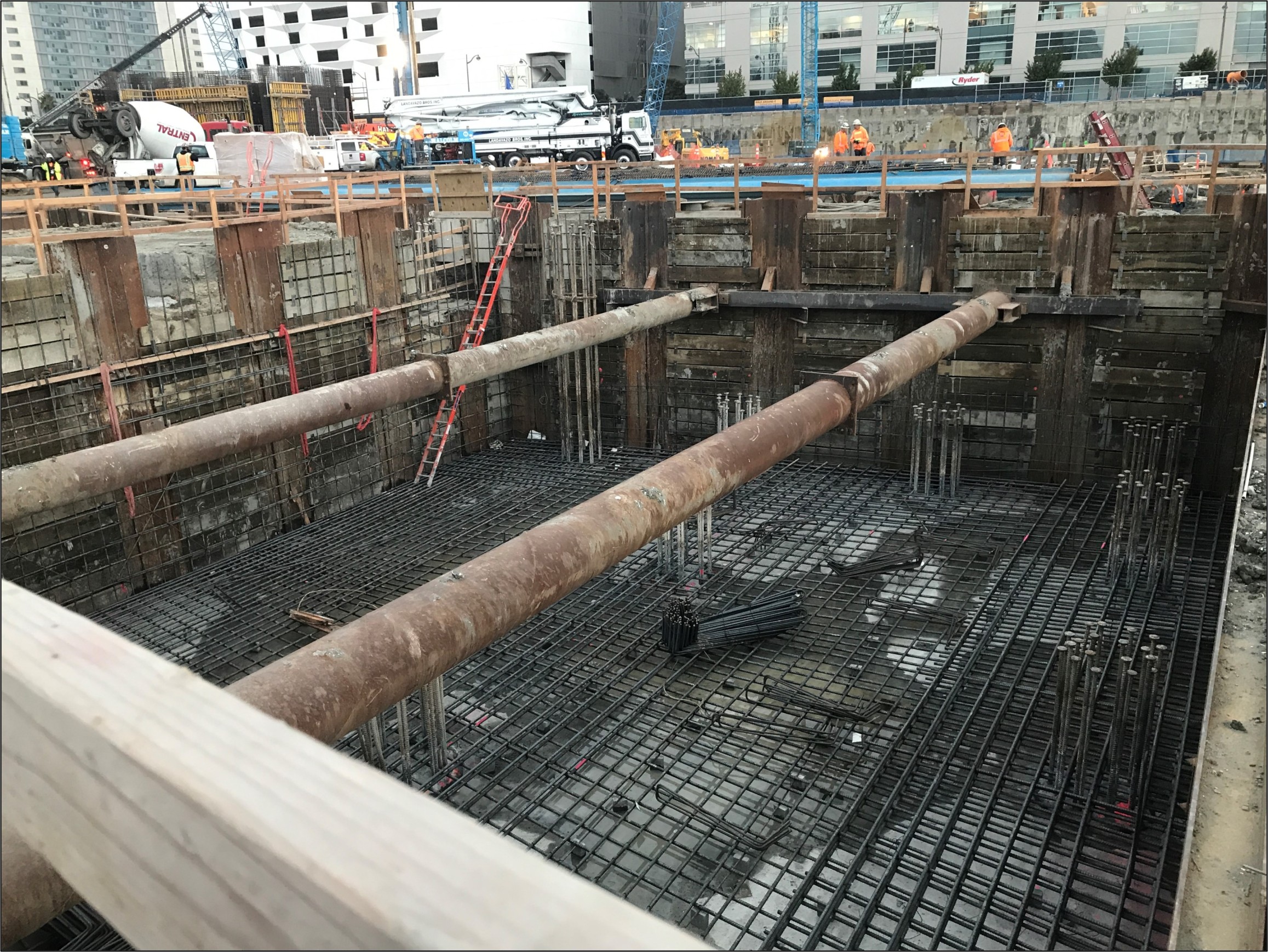 Braced excavation in Bay Mud Excavation Support